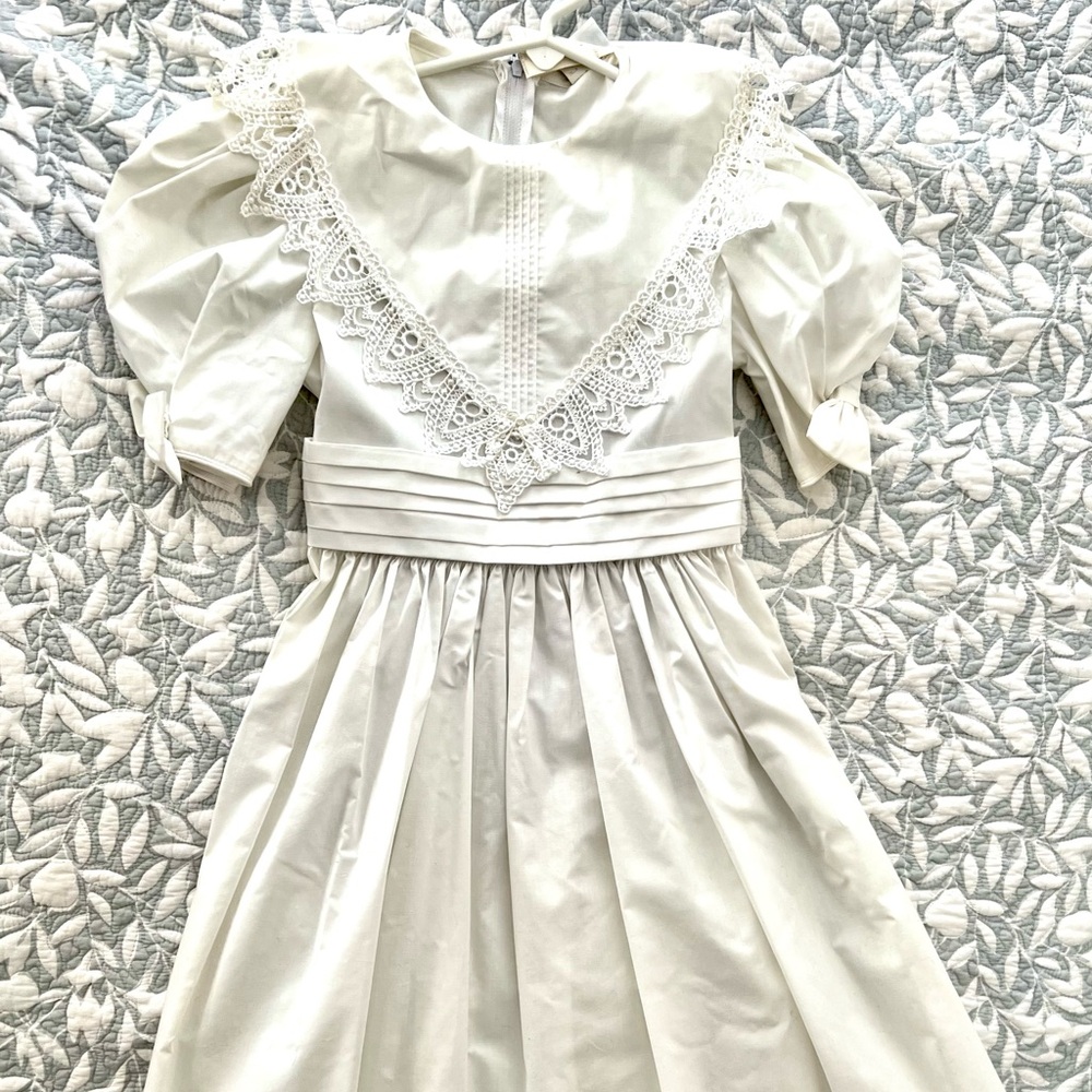 Vintage white dress with tags still on it!
